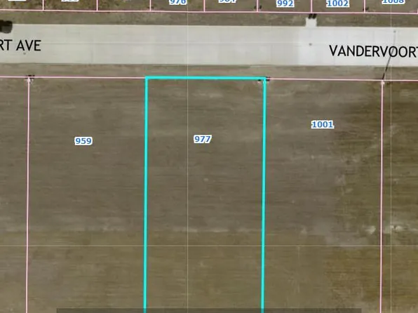 977 Vandervoort Ave, Grand Island, NE 68801