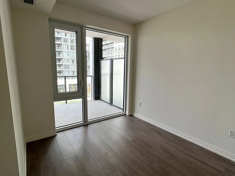 27 Korda Gate #418 — Photo 1