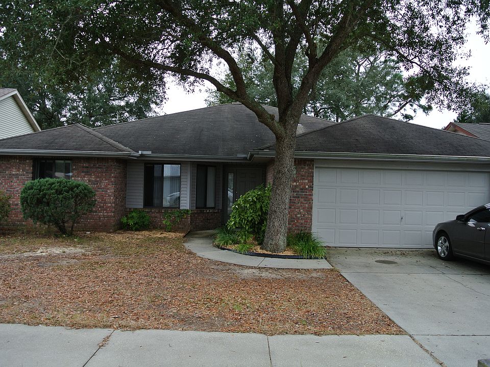 1st image of 104 Poplar Pl