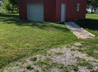 506 W York St, Camp Point, IL 62320