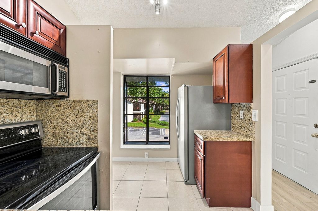 717 Gardens Drive #206, photo 9