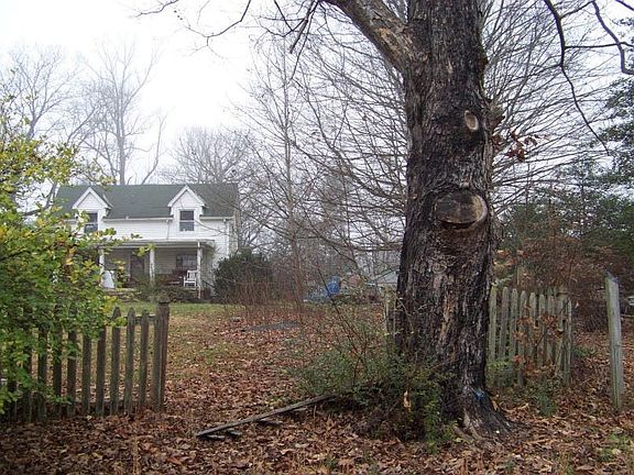 3rd image of 5521 Colonial Cir