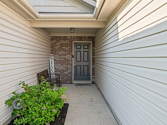 5th image of 648 Rocky Meadow Dr
