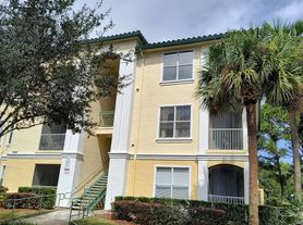 8913 Legacy Ct, Kissimmee, FL