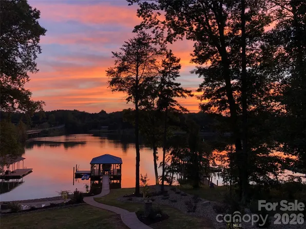 4197 Todd St, Sherrills Ford, NC 28673