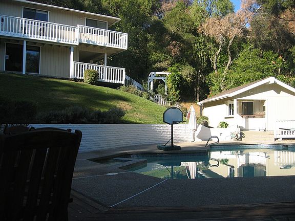 4th image of 21079 Michaels Dr