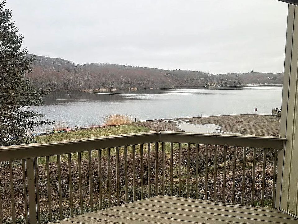 1st image of 12 Spindle Hill Rd