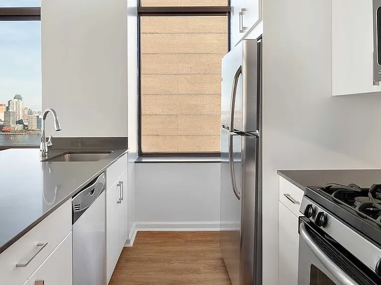 300 E 39th St #15C — Photo 7
