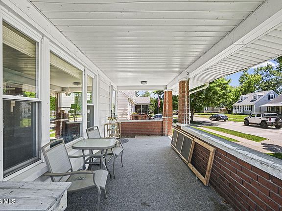 4th image of 2559 106th St