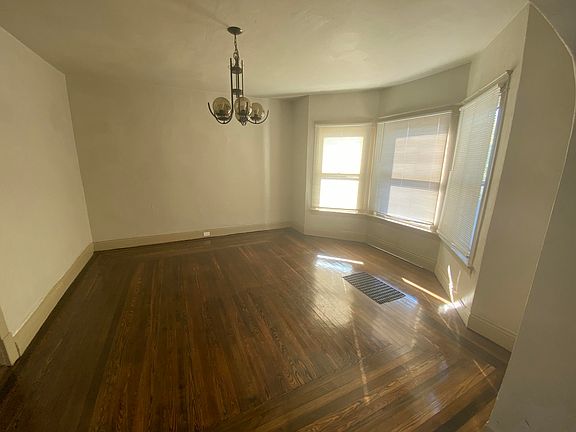 5th image of 2259 W 10th Pl