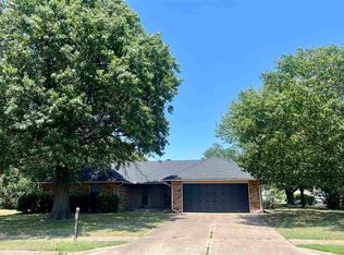 301 Martha Ave, Ponca City, OK 74601