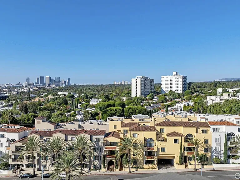 851 N San Vicente Blvd #128 — Photo 38