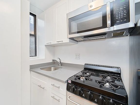 3rd image of 850 Amsterdam Ave APT 9D