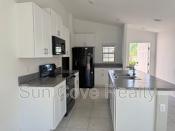 3rd image of 12136 Miracle Mile Dr