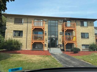 9 Lancelot Ct APT 11, Salem, NH 03079