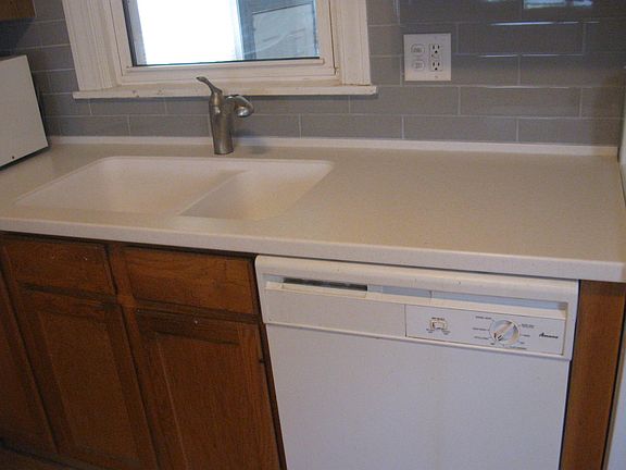 4th image of 1116 Glenwood Ave