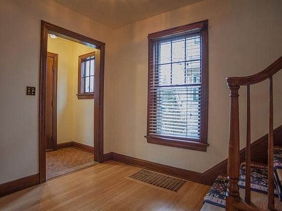 4th image of 1434 E Park Pl