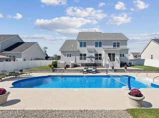 7 Kevin Ct, Bayville, NJ 08721