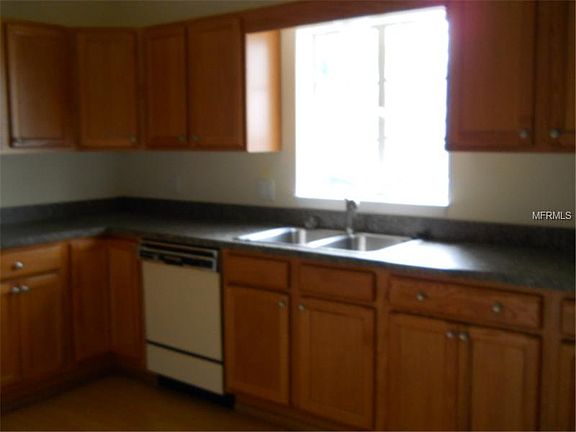 3rd image of 115 14th St SE