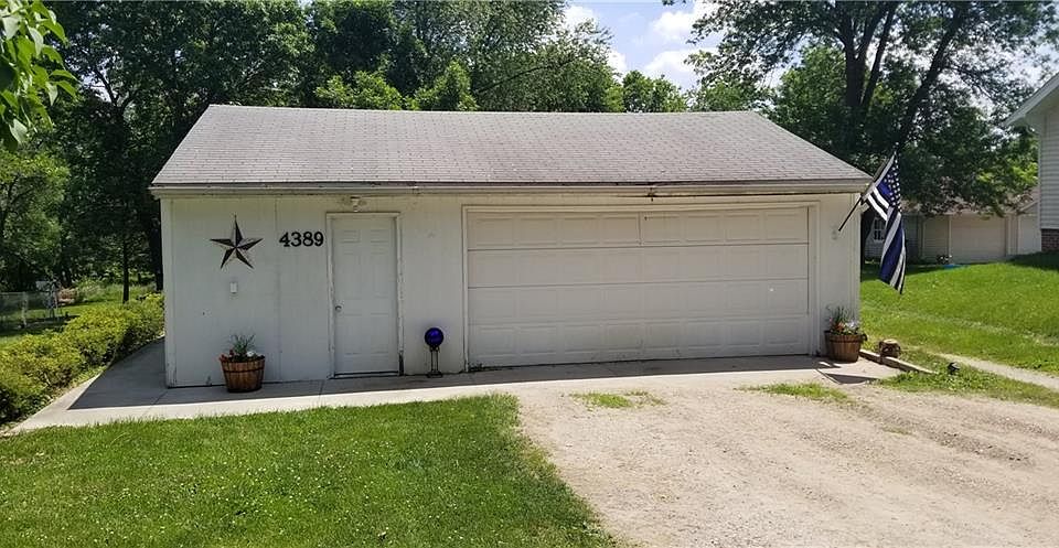 2nd image of 4389 NE 35th St