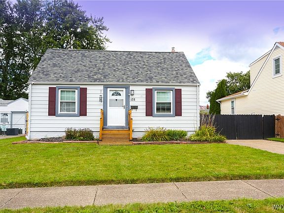 3rd image of 178 Chapel Ave