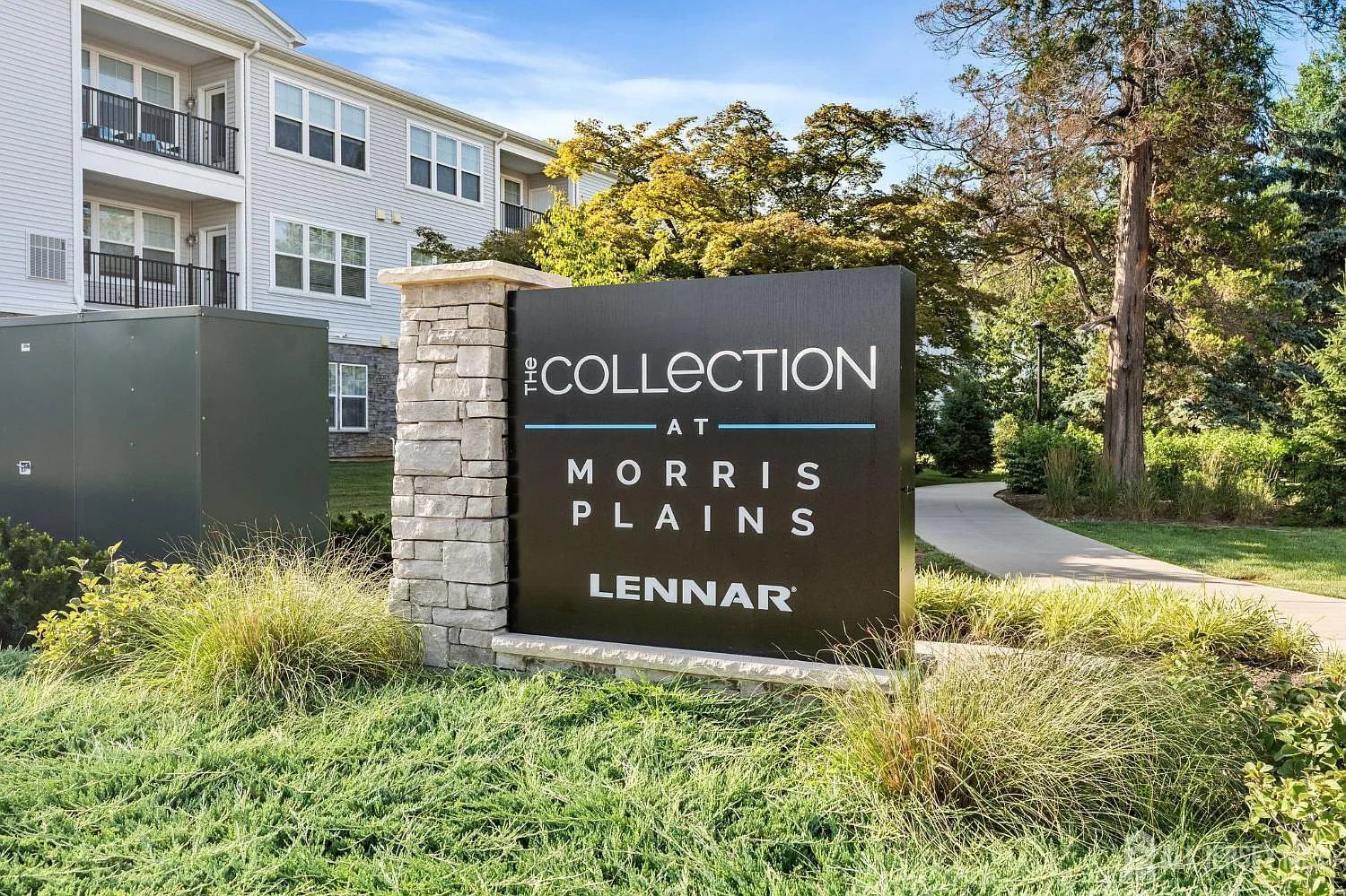 3 bed, 3.5 bath, 2441 sqft, $4,500 — Photo 2