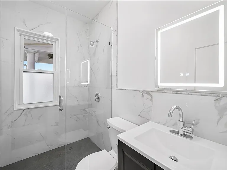 29 S 15th Ave #1 — Photo 12