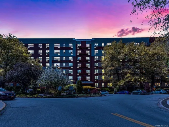 7 Balint Drive #126, Yonkers, NY 10710