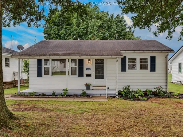 1004 Henrietta St, Ravenswood, WV 26164