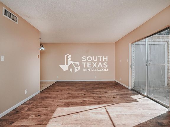 3rd image of 1810 Rosemary Ave APT A