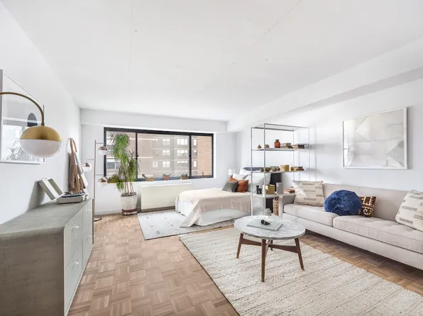 200 East 87th Street image 1 of 12