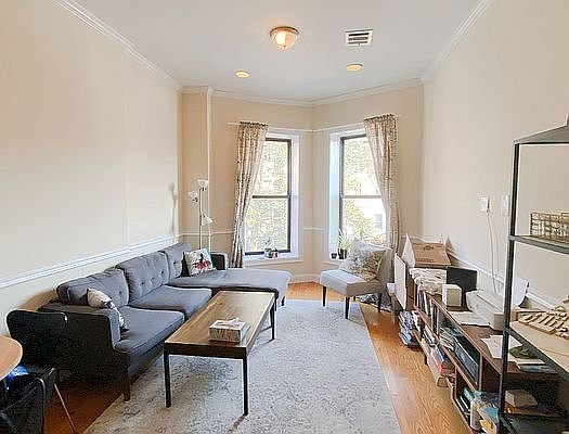 5th image of 472 Lafayette Ave APT 3B