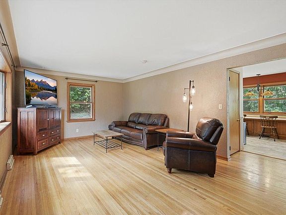 2nd image of 513 7th St