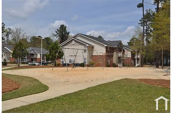 Photo 1 of 3 - 1409 Distinct Cir - Fayetteville, NC Primary Photo - 1409 Distinct Cir