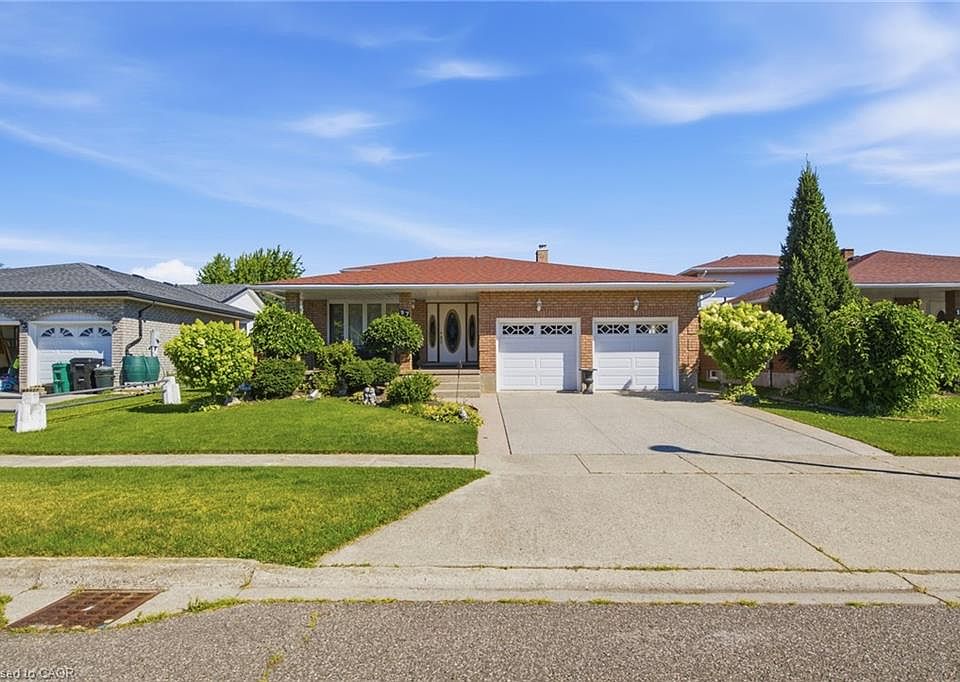 1st image of 97 Southview Cres