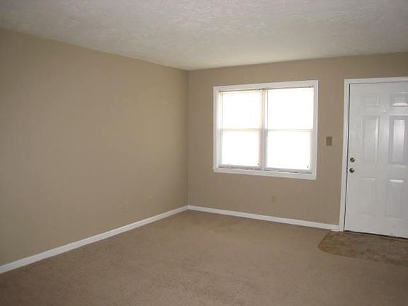 4th image of 179 Lakeshore Dr APT 12