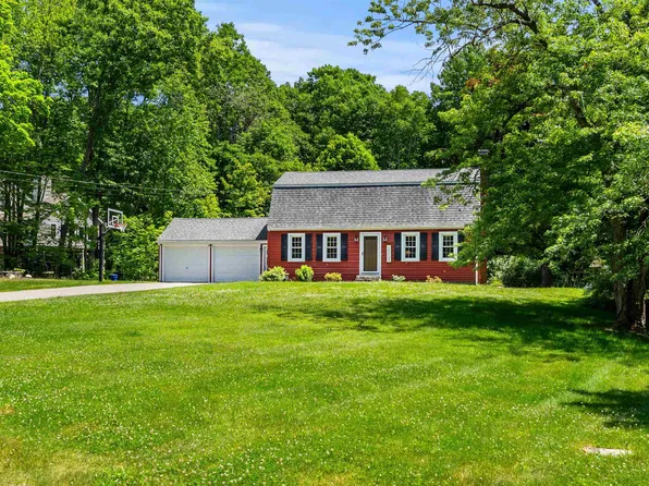 15 Wood Drive, Atkinson, NH 03811