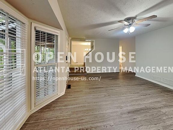 3rd image of 3978 Catalina Dr