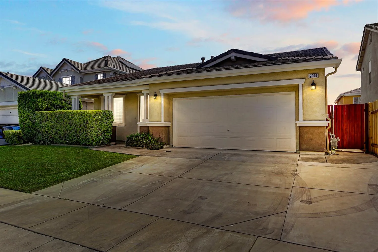 2014 Morgan Way photo 1