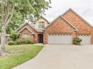 4502 W Wedge Dr, Fayetteville, AR 72704