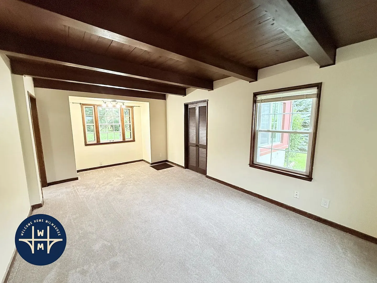 2 bed, 1.5 bath, 1000 sqft, $1,598 — Photo 2