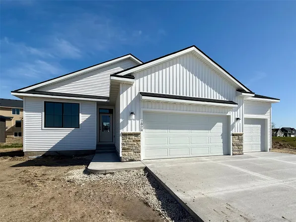 2824 NW Reinhart Dr, Ankeny, IA 50023
