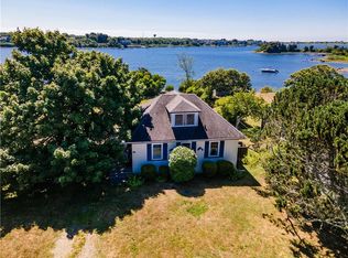 39 Franks Neck Rd, Narragansett, RI 02882