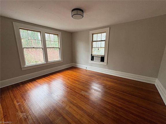 3rd image of 428 Lockland Ave