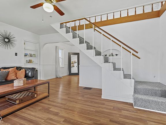 5th image of 227 Jefferson St