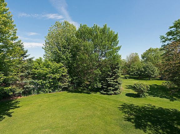 3rd image of 3517 Crestmoor Pt
