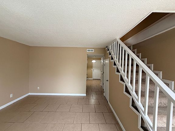 4th image of 1305 Breckenridge Dr APT 3