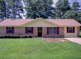 53 Omaha St, Gladewater, TX 75647