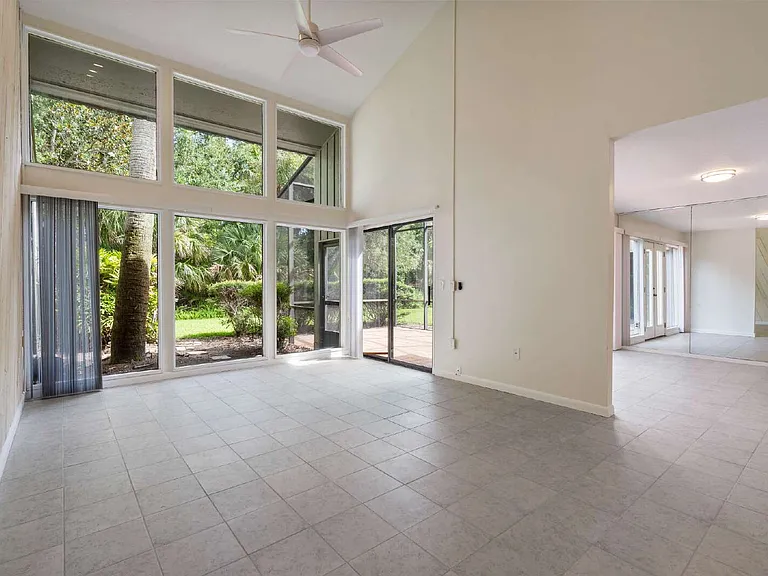 9787 Sawgrass Dr E — Photo 20