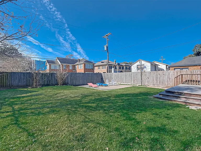 2412 Oakdale St — Photo 41